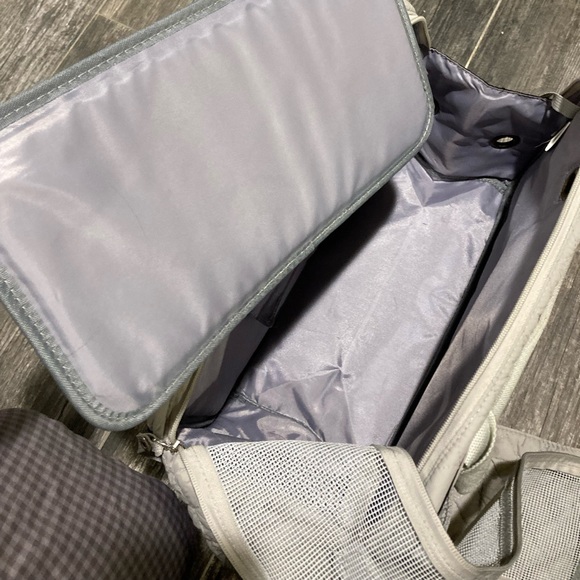 2 Tone Quilted Soft Sided Pet Carrier/Hand Bag * USED ONCE! - Picture 5 of 6